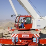 Computer controlled crane in operation