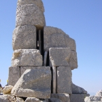 1-antiochos-statue-temporary-support-2002