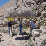 5-archeaologist-inspecting-bottom