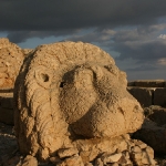 13-head-lion-on-pedestal